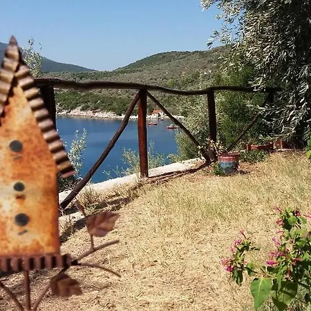 Stone House At Chondri Beach, Ammos Pelion بيت للعطل