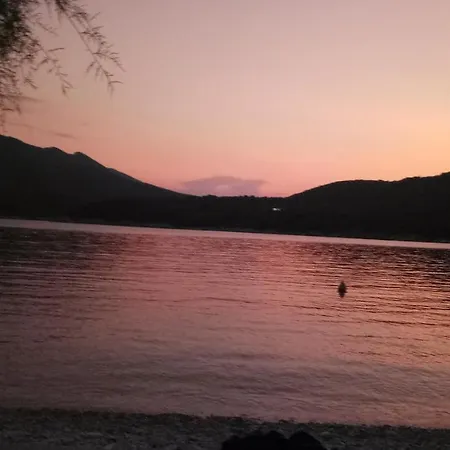 بيت للعطل Stone House At Chondri Beach, Ammos Pelion Koukouleika